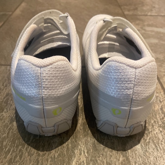 Pearl Izumi - women's road/spin cycling shoes - Picture 4 of 5